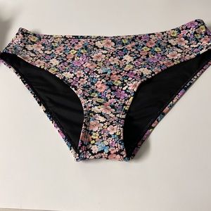 Forever 21 Floral bathing suit bottom 2 x with hygeinic Liner
